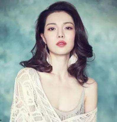 万茜自爆一年潜七次 明星黑料网